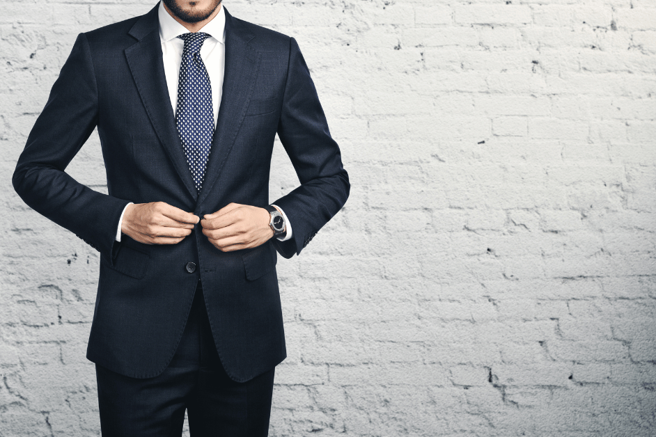 Jas adalah salah satu pakaian formal yang sering digunakan oleh pria untuk acara-acara penting seperti pernikahan, pesta, atau pertemuan bisnis. Tampil stylish dengan jas dapat membuat pria lebih percaya diri dan terlihat profesional.