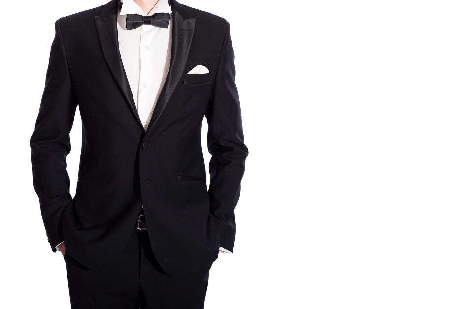 Jas pria merupakan salah satu pilihan busana yang tidak pernah lekang oleh waktu. Salah satu desain jas yang sangat populer adalah single-breasted suit. Dengan satu baris kancing di bagian depan, jas ini memberikan tampilan yang elegan dan klasik untuk berbagai acara formal