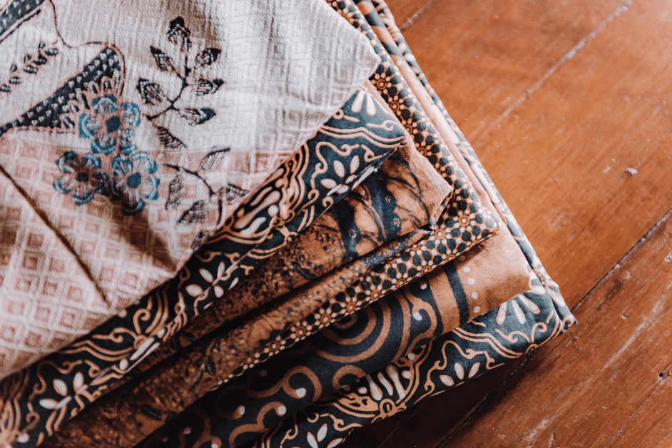 Batik merupakan warisan budaya Indonesia yang telah dikenal secara luas di seluruh dunia