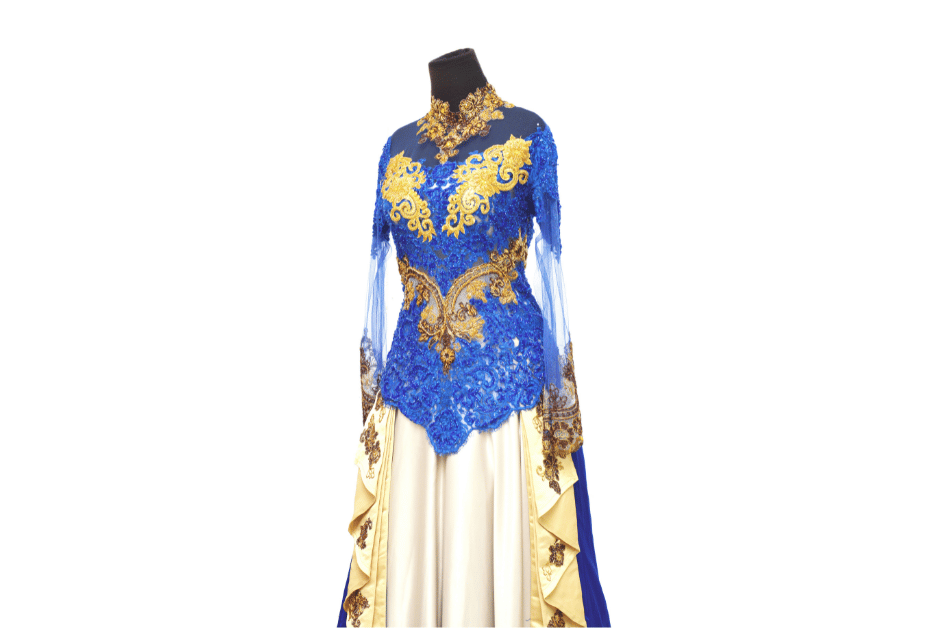 Kebaya adalah pakaian tradisional yang anggun dan indah yang telah menjadi bagian tak terpisahkan dari budaya Indonesia. Kebaya seringkali dipakai dalam berbagai acara penting, seperti pernikahan, upacara adat, atau acara formal lainnya. Salah satu jenis kebaya yang paling mewah adalah kebaya full payet.