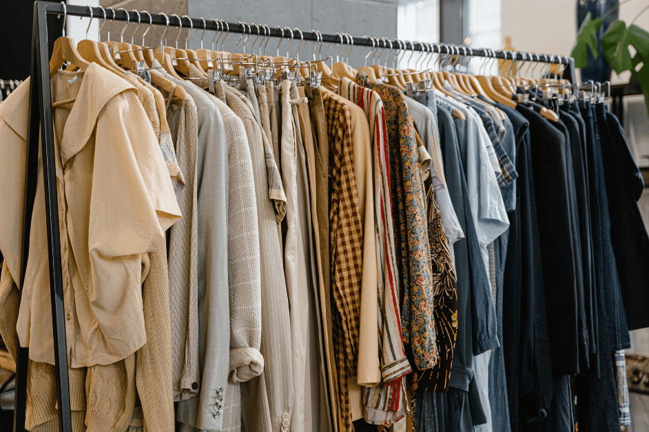 Dalam dunia yang terus berkembang, bisnis butik pakaian telah menjadi salah satu sektor yang paling menjanjikan. Peluang usaha butik pakaian sangat beragam, mulai dari pakaian sehari-hari hingga busana mewah