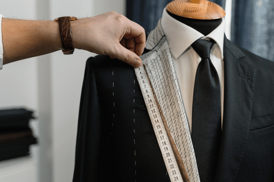 Jas adalah simbol elegansi dan gaya yang tak tertandingi. Maka tak heran, saat Anda membutuhkan jas yang sesuai dengan kepribadian dan keperluan Anda, Anda ingin yang terbaik. Salah satu cara untuk mendapatkan jas berkualitas tinggi adalah dengan menggunakan jasa jahit jas di Bandung.